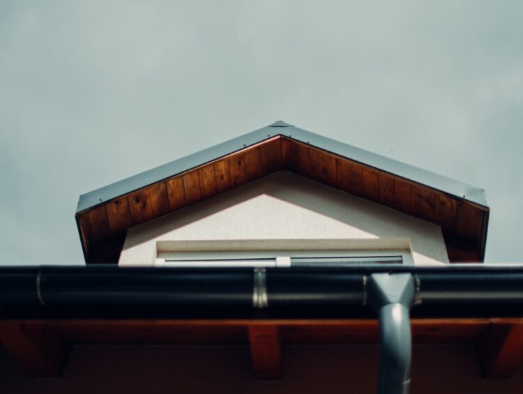 A Comprehensive Guide on How to Install Rain Gutters