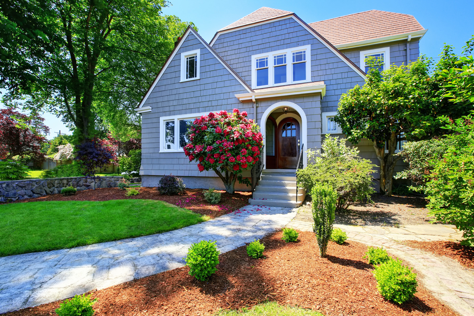 Curb appeal is a vital factor in home and business appearance. These easy curb appeal ideas will help you get your home or business looking better quickly.