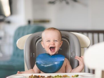 Advantages of Using a Toddler Booster Seat for Family Bonding During Mealtime